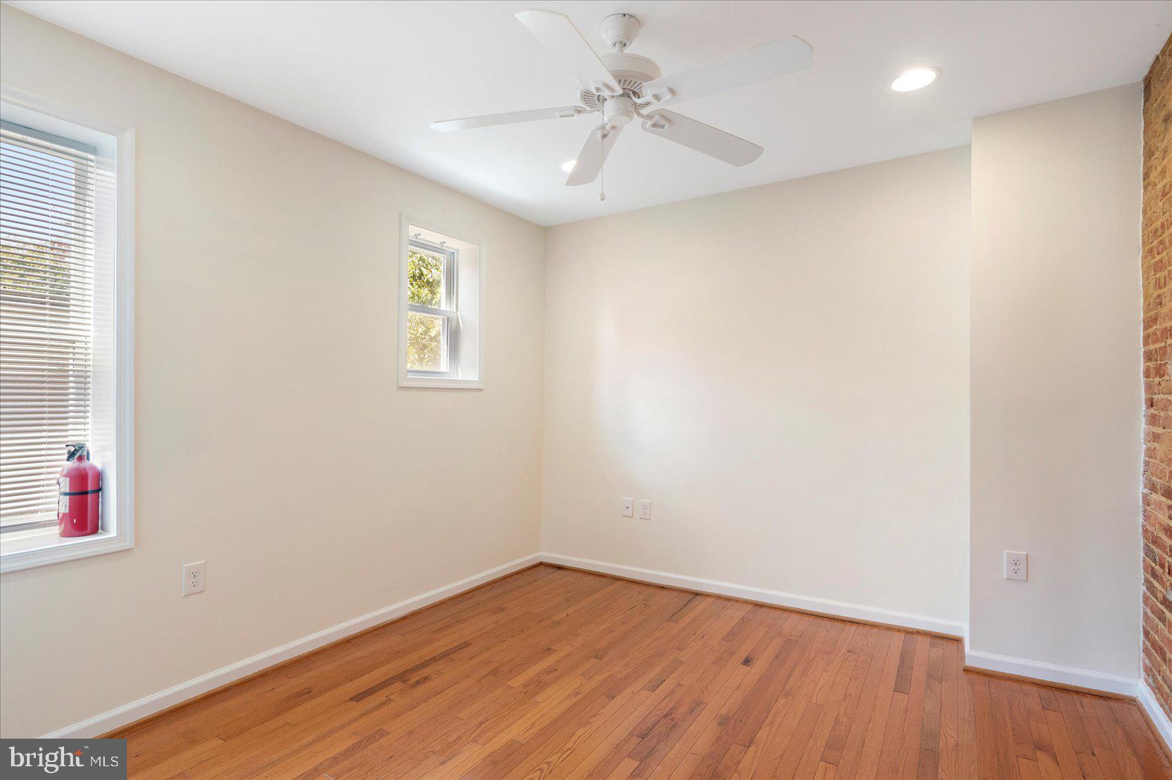 1100 E PRESTON STREET