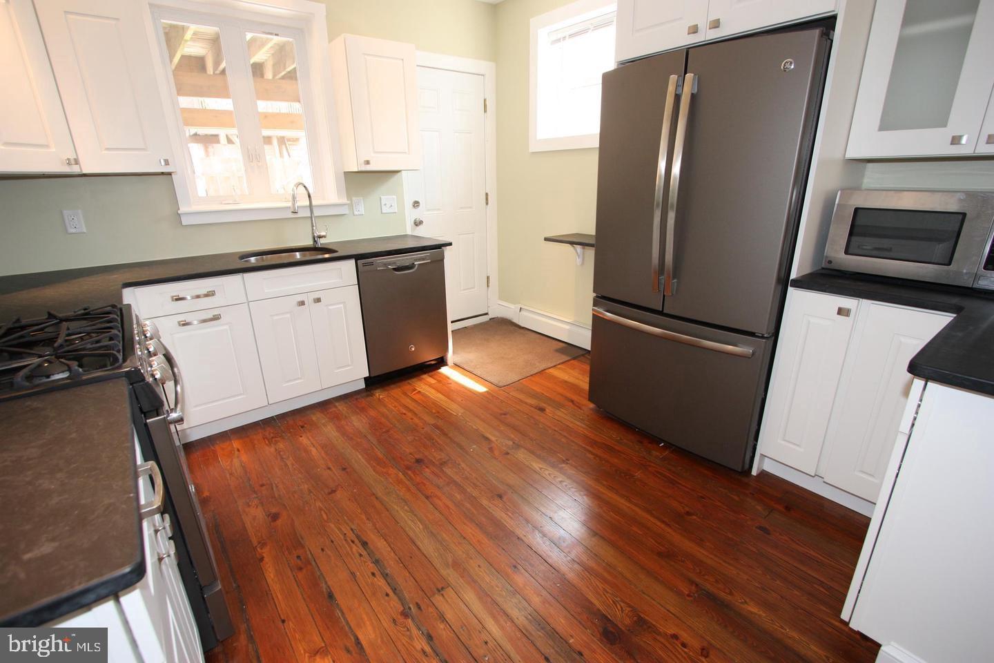 515 S ROBINSON STREET