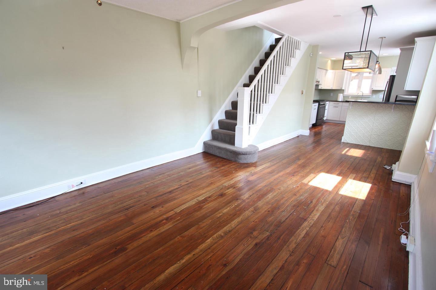 515 S ROBINSON STREET