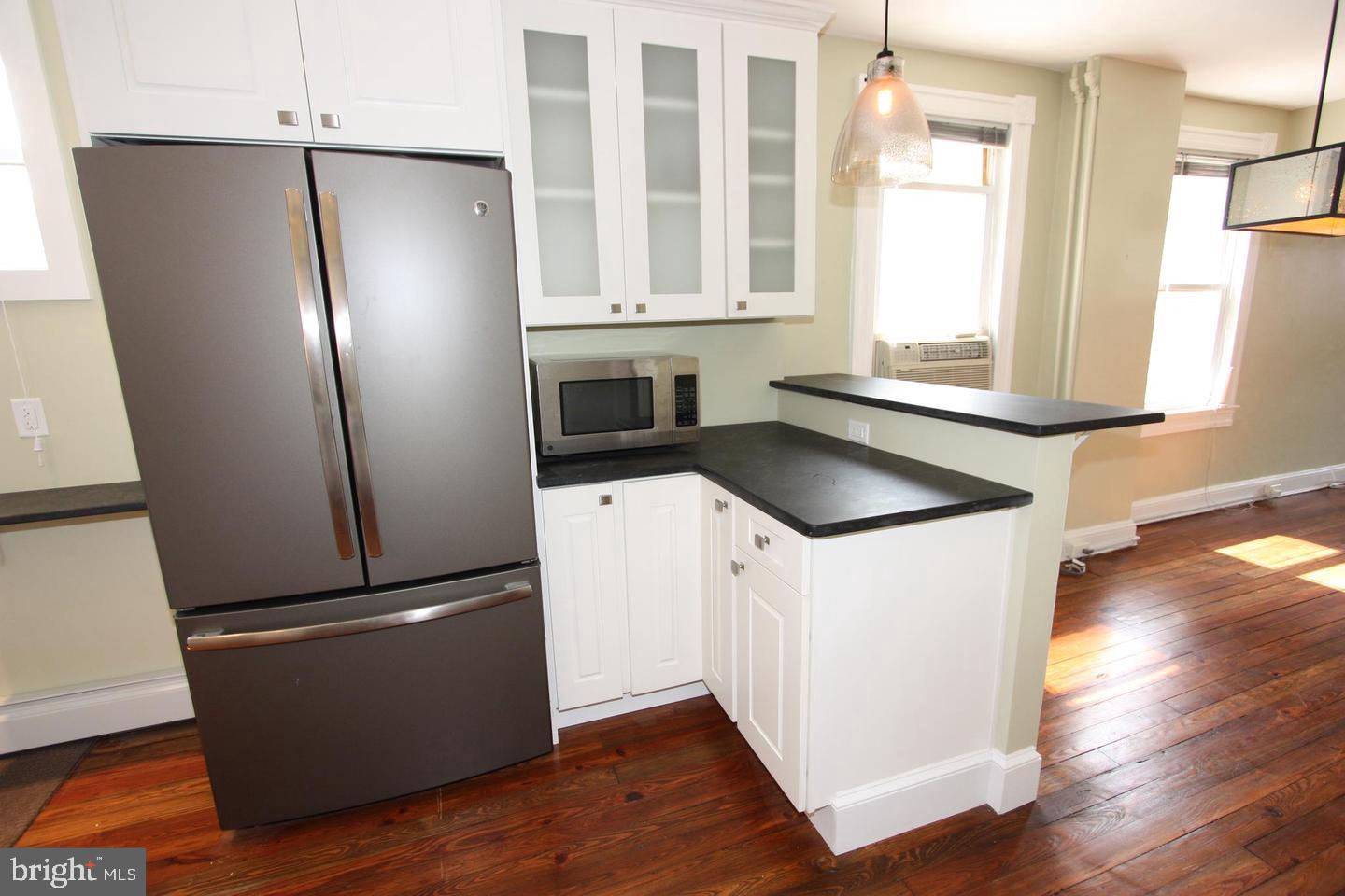 515 S ROBINSON STREET