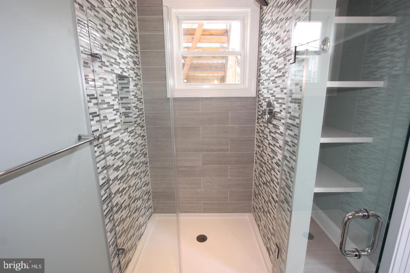 515 S ROBINSON STREET