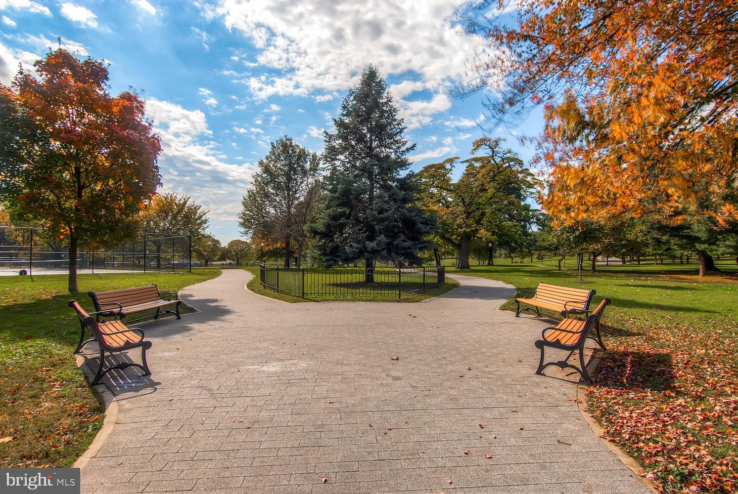 515 S ROBINSON STREET