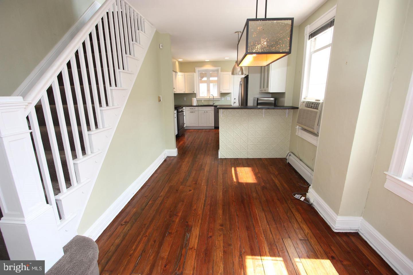 515 S ROBINSON STREET