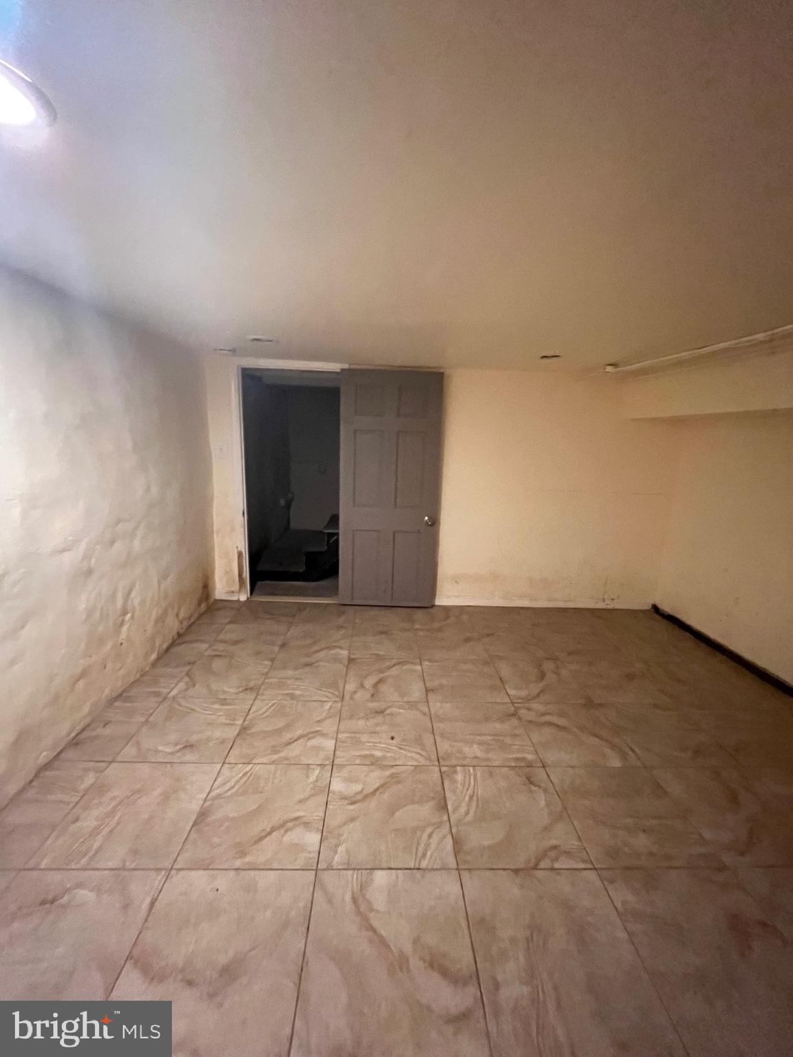 1831 W MULBERRY STREET W