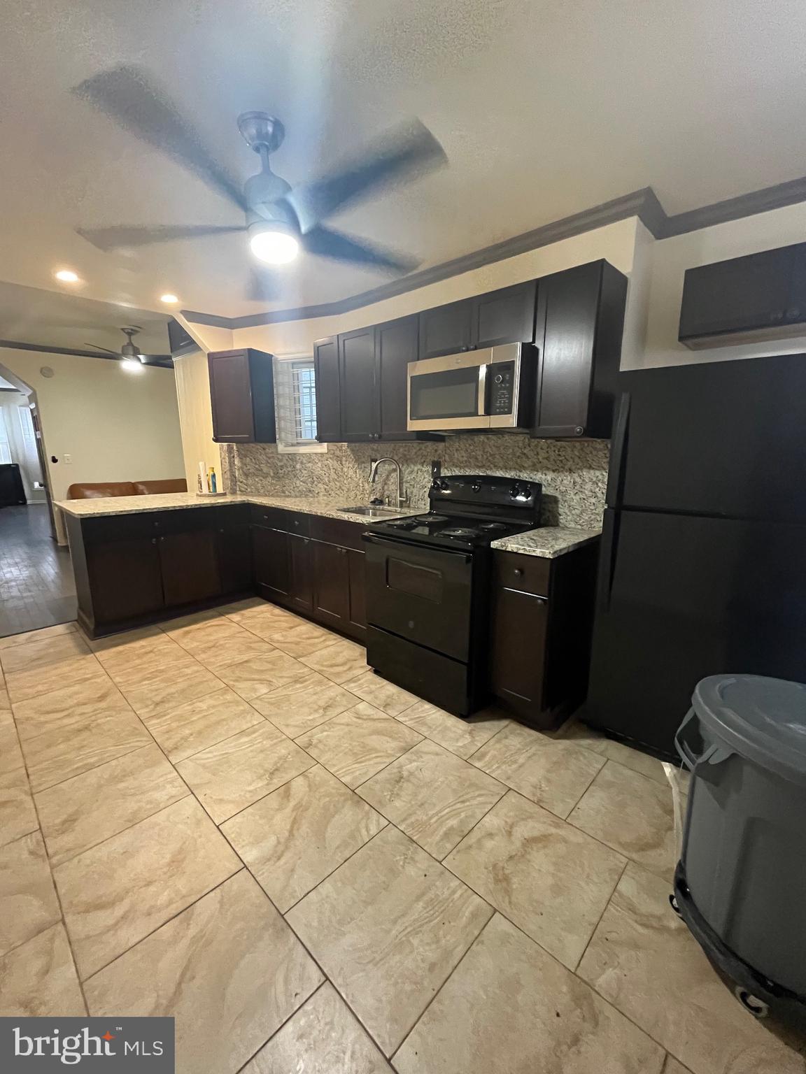 1831 W MULBERRY STREET W