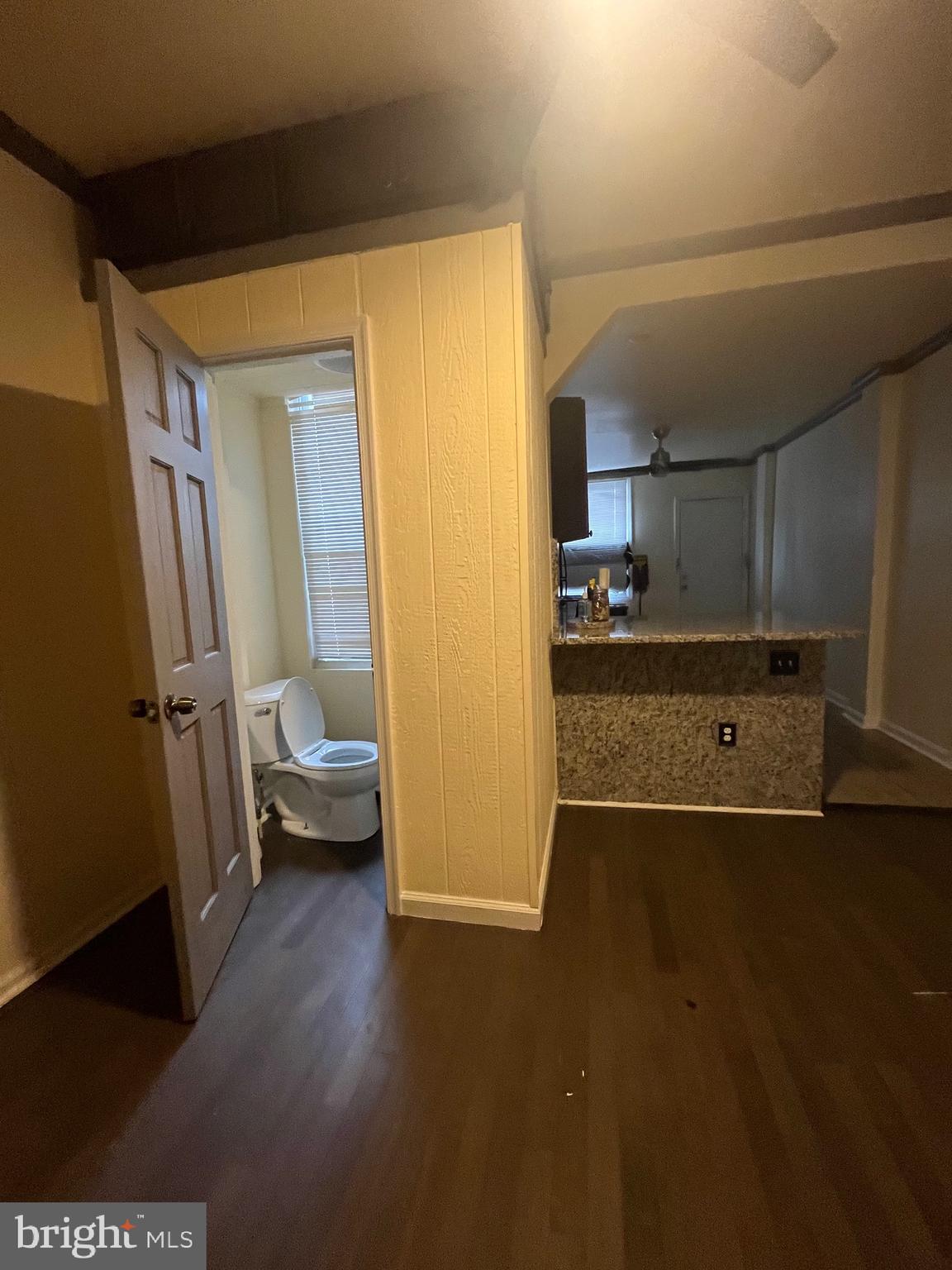 1831 W MULBERRY STREET W