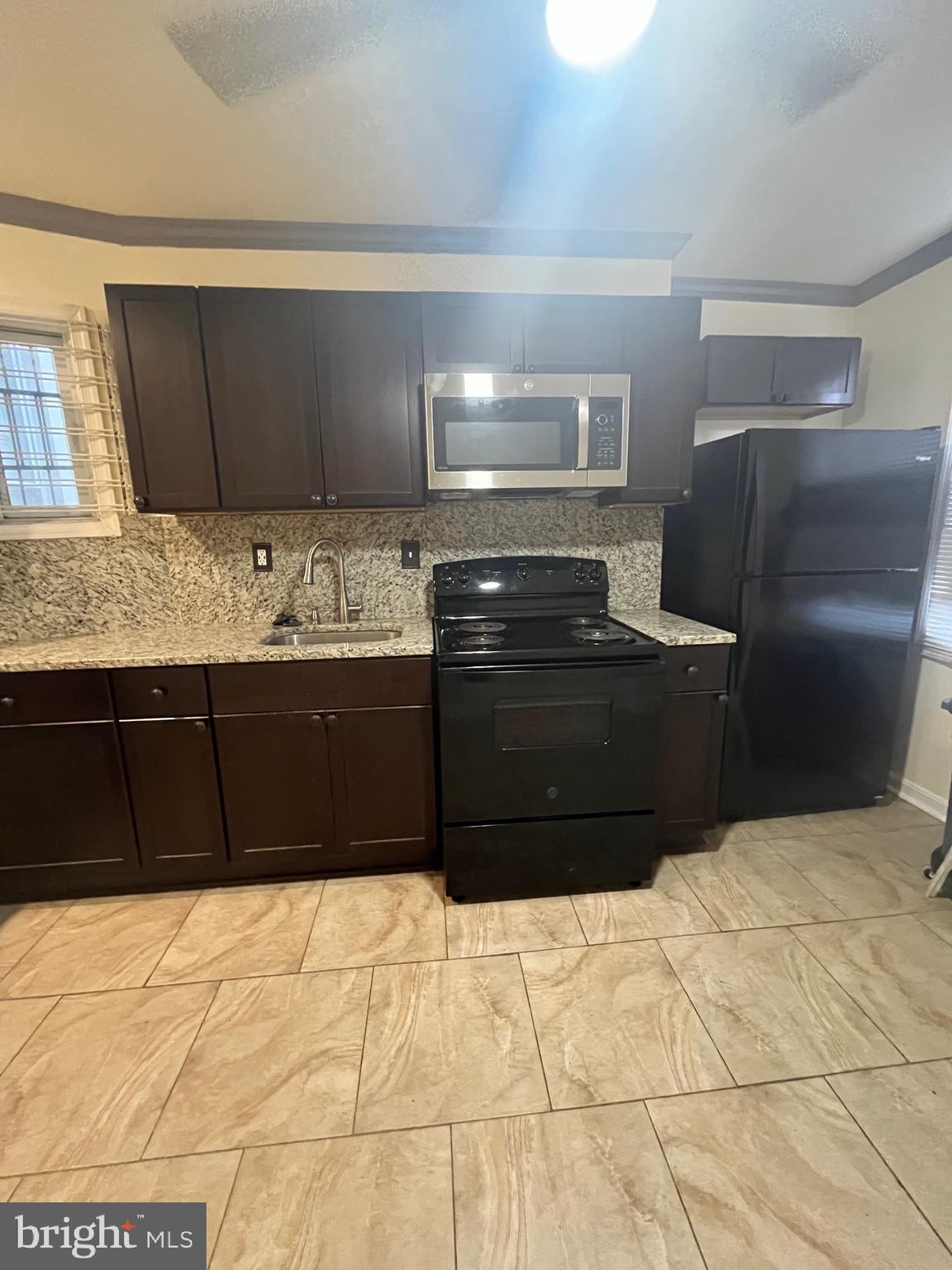 1831 W MULBERRY STREET W