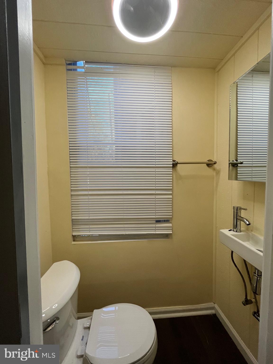 1831 W MULBERRY STREET W