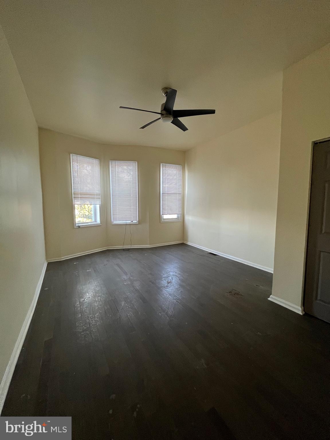 1831 W MULBERRY STREET W