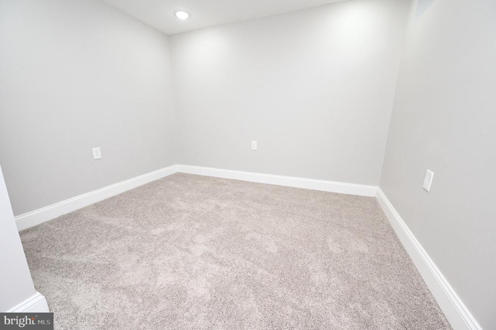 2554 HARLEM AVENUE