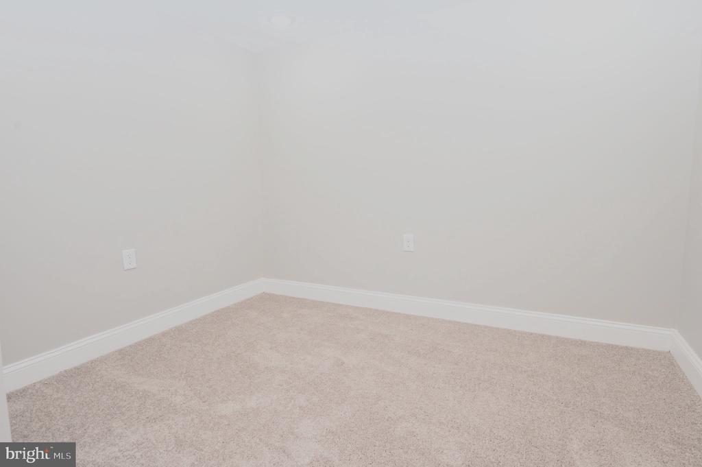 2554 HARLEM AVENUE