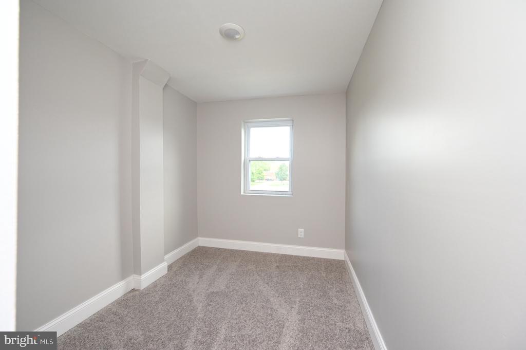 2554 HARLEM AVENUE