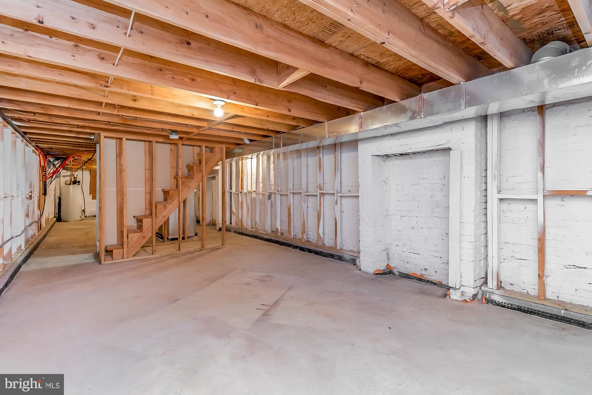 1235 N BROADWAY