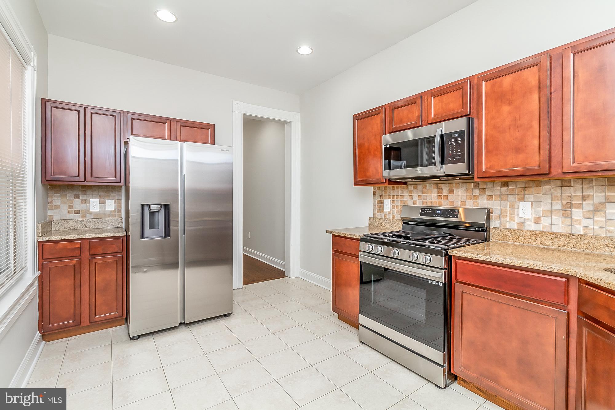 1235 N BROADWAY