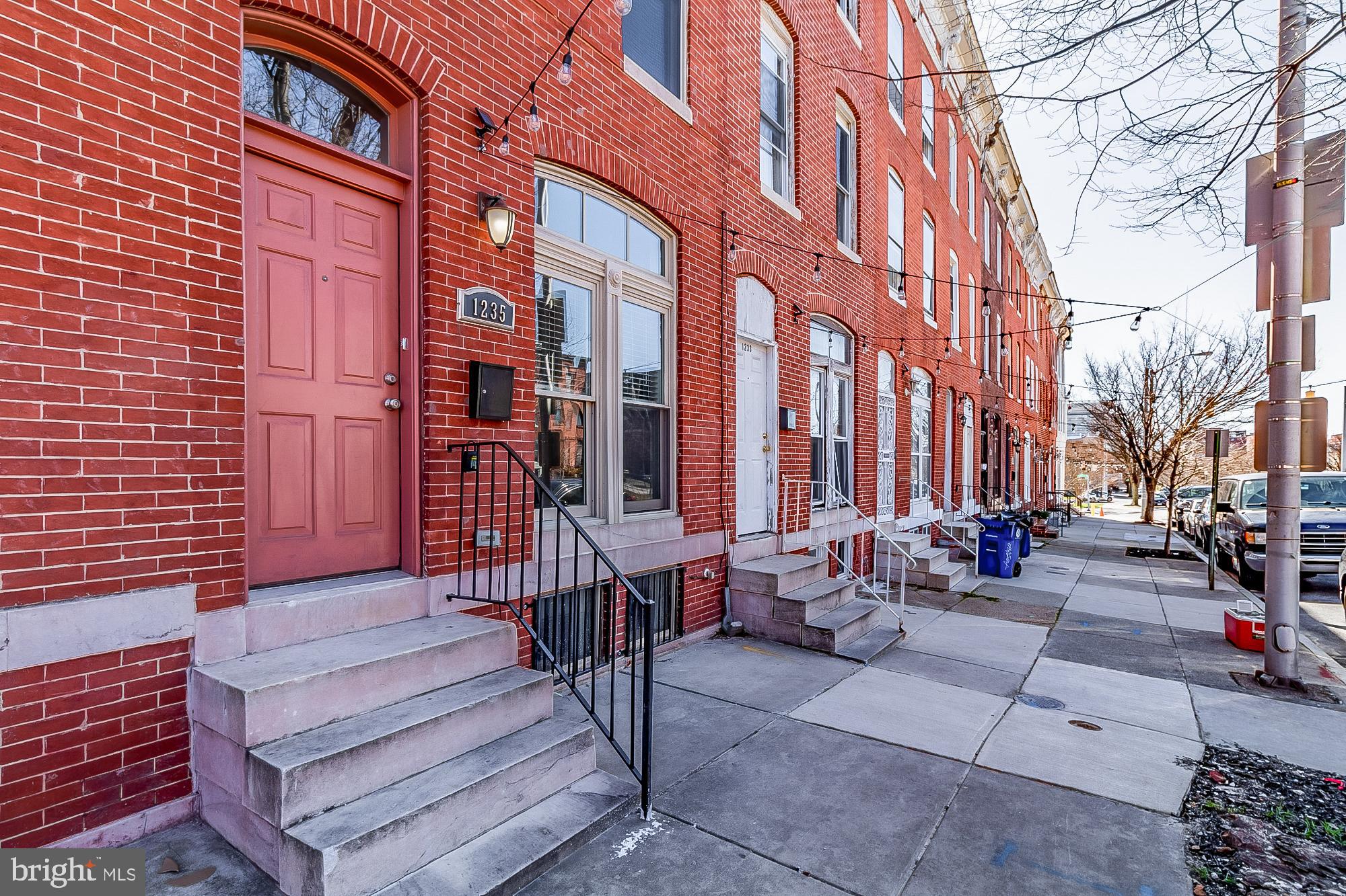 1235 N BROADWAY