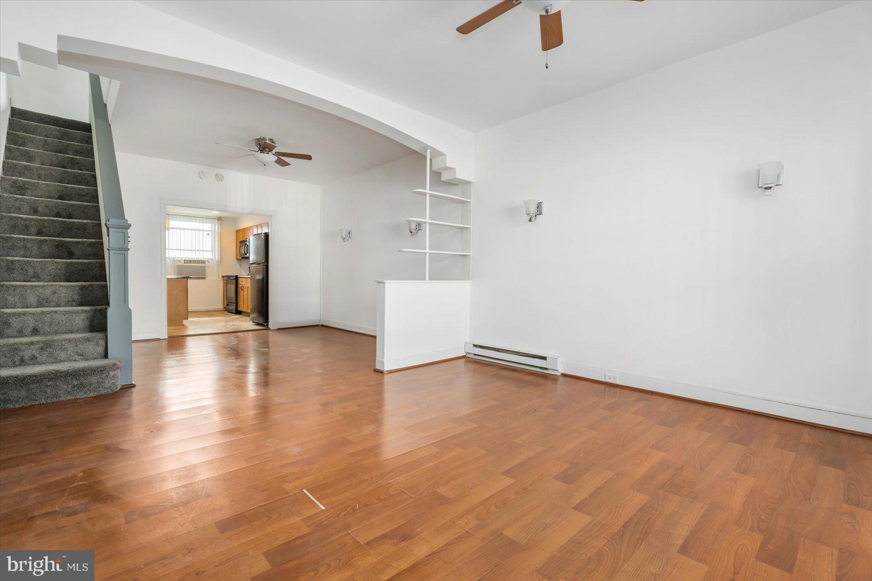 2611 E HOFFMAN STREET