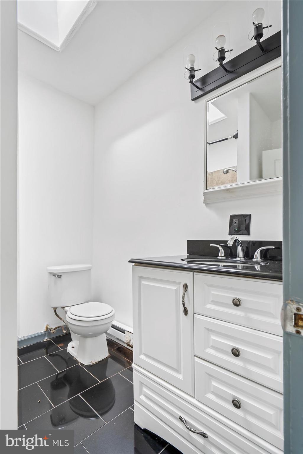 2611 E HOFFMAN STREET