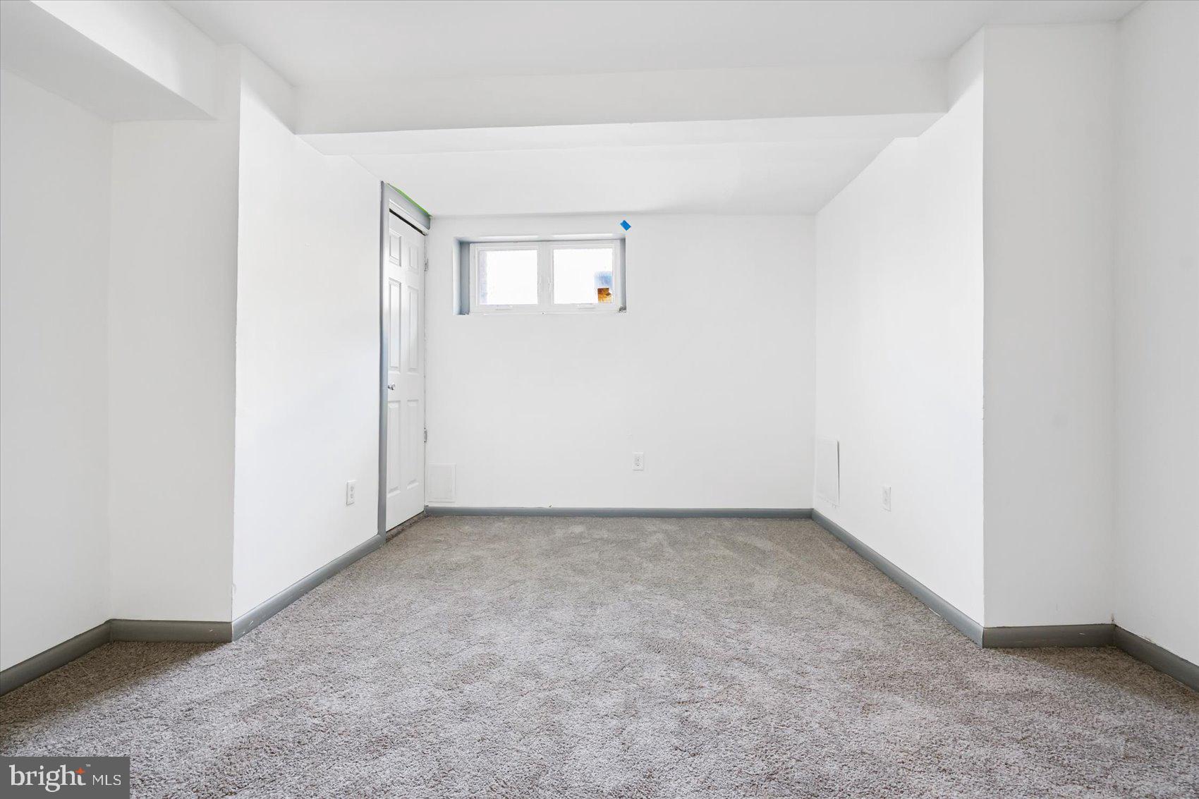 2611 E HOFFMAN STREET