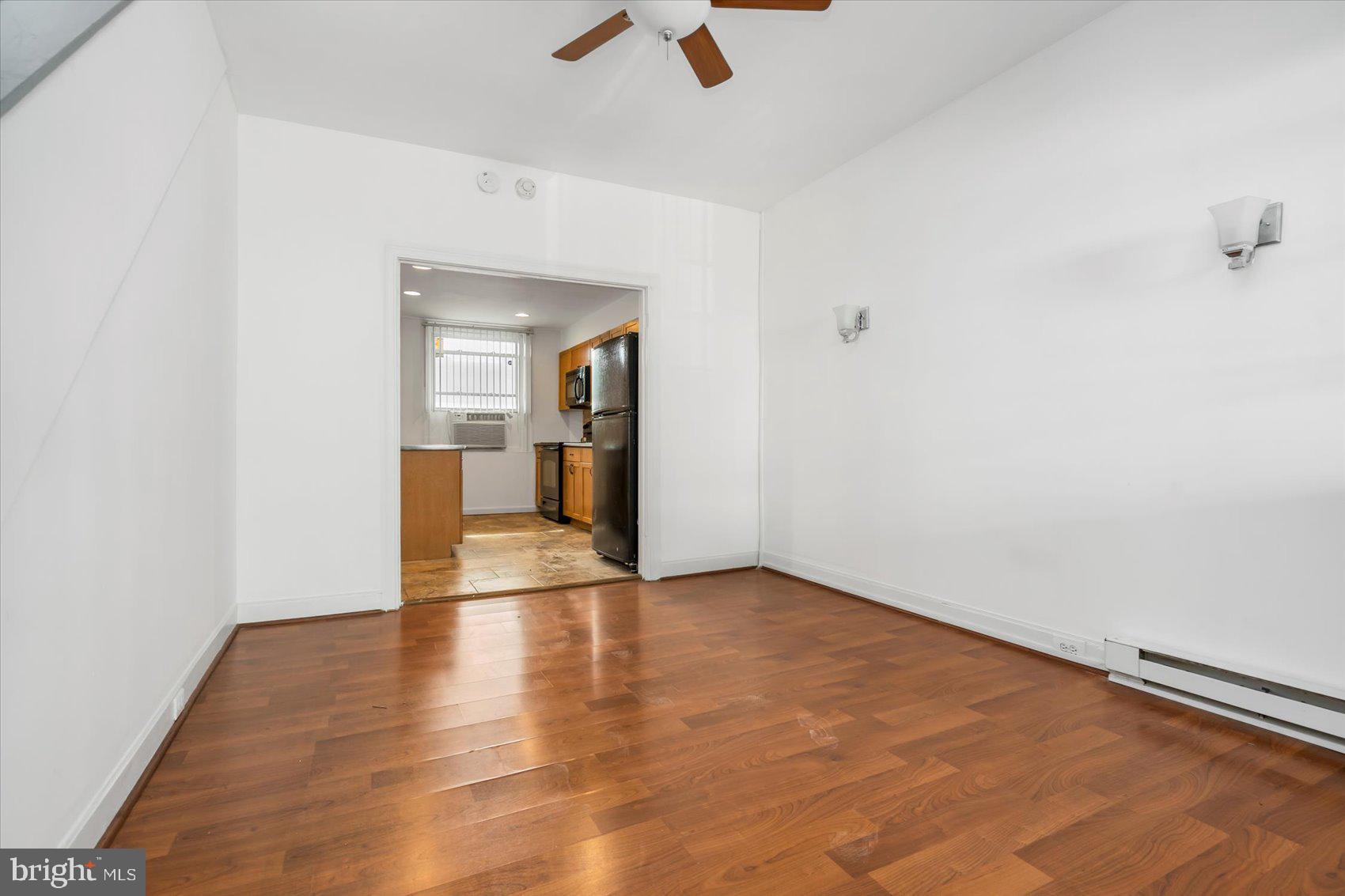 2611 E HOFFMAN STREET