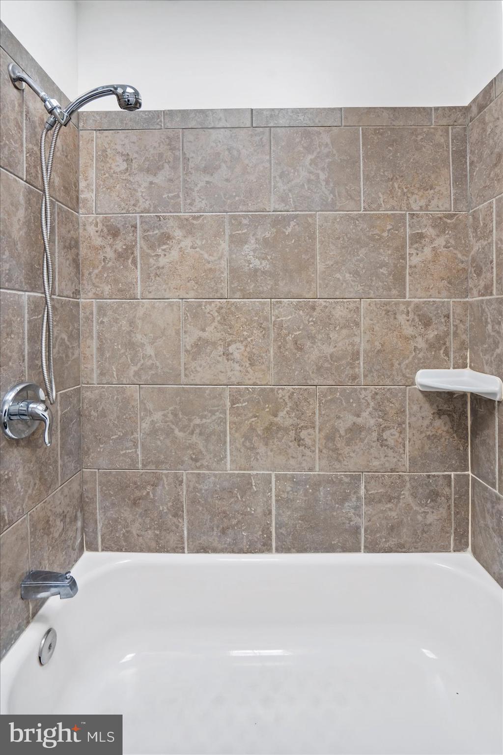 2611 E HOFFMAN STREET