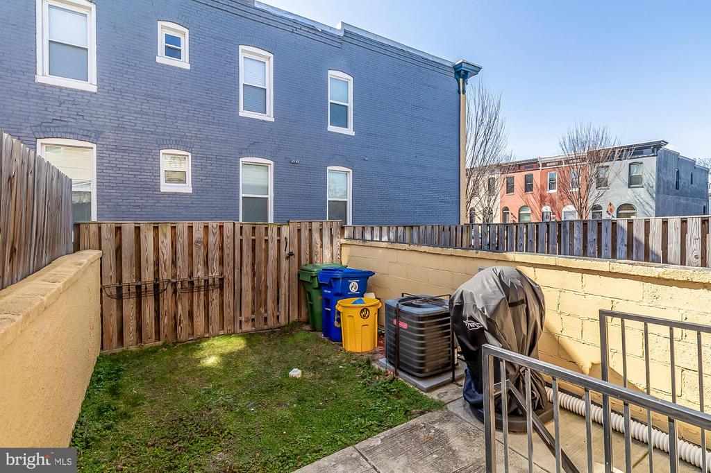 2405 E EAGER STREET
