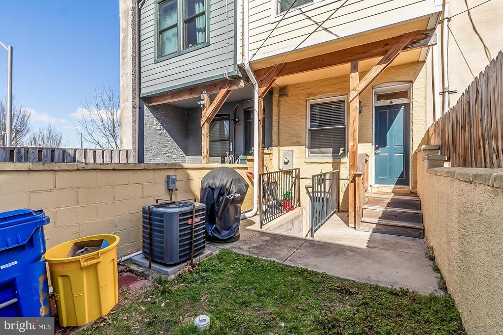 2405 E EAGER STREET