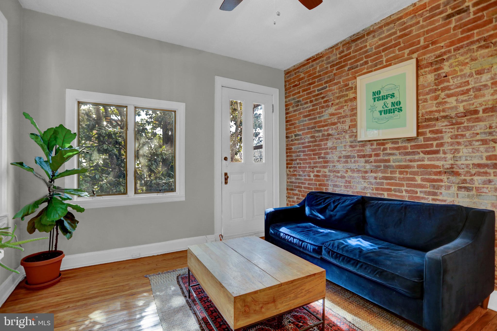 233 W LAFAYETTE AVENUE