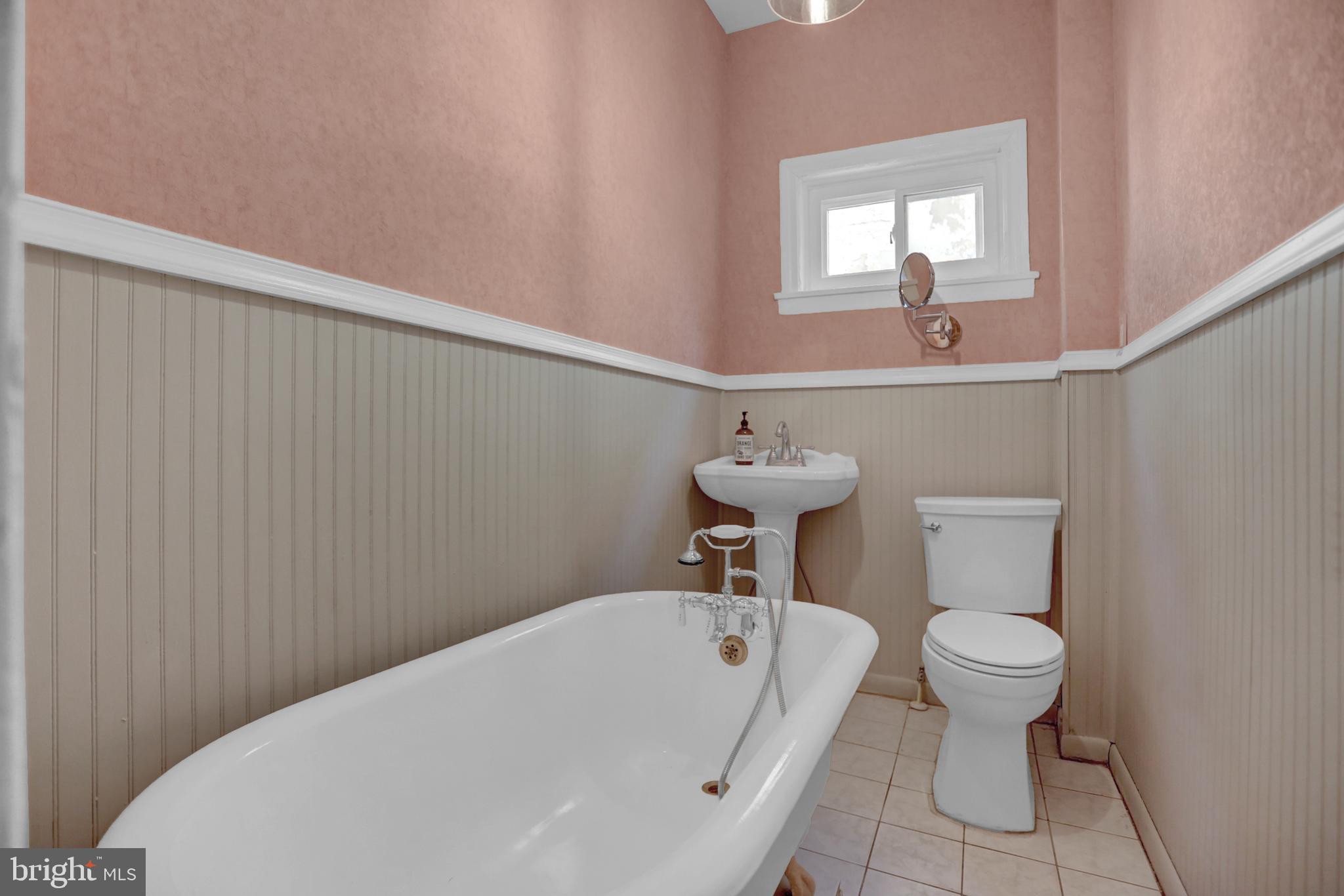 233 W LAFAYETTE AVENUE