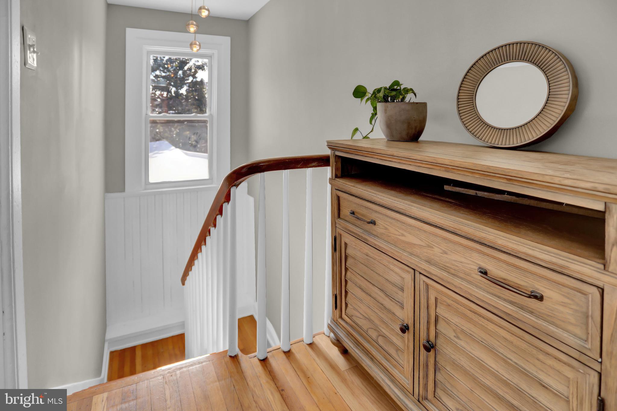 233 W LAFAYETTE AVENUE