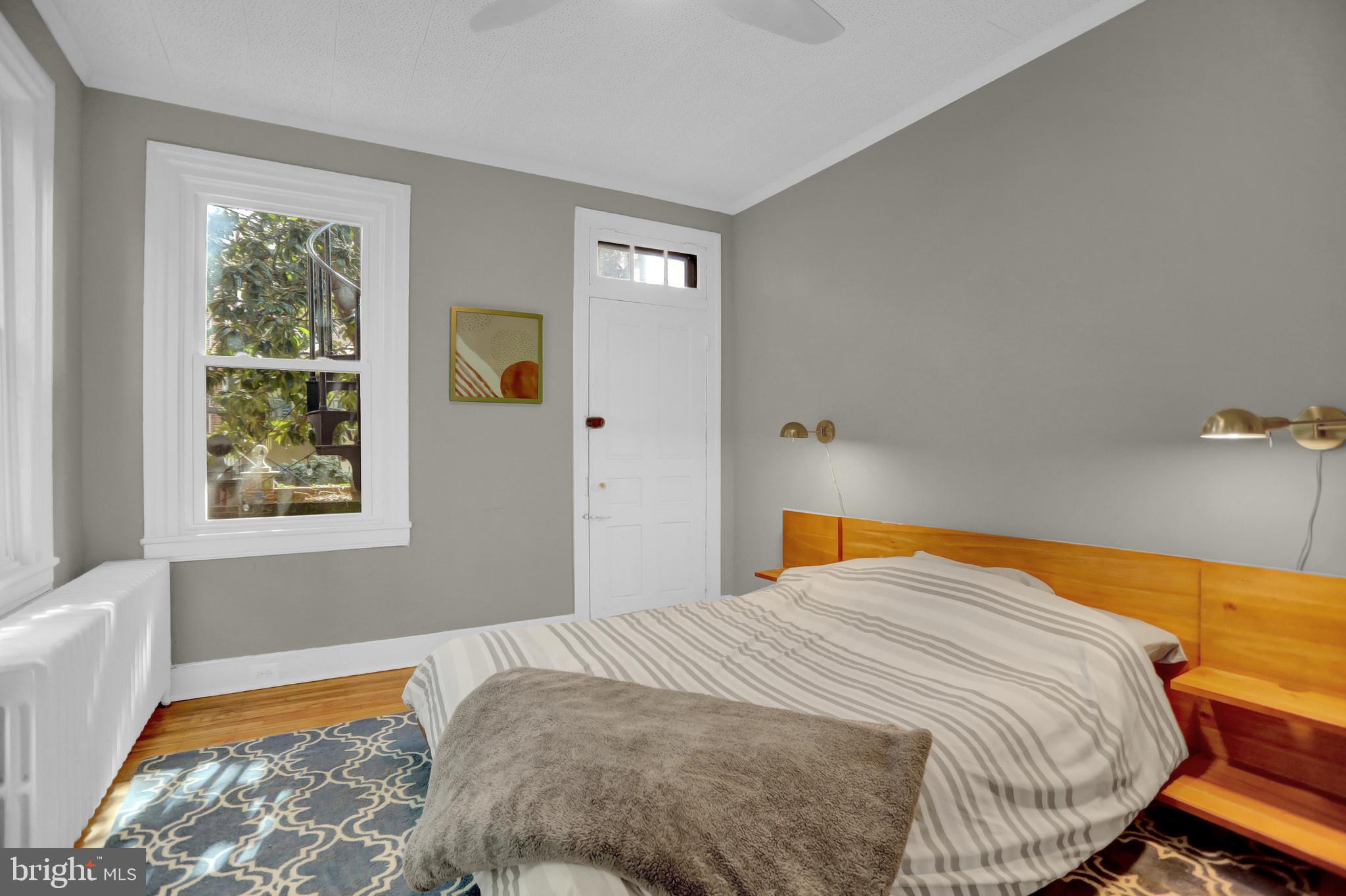 233 W LAFAYETTE AVENUE