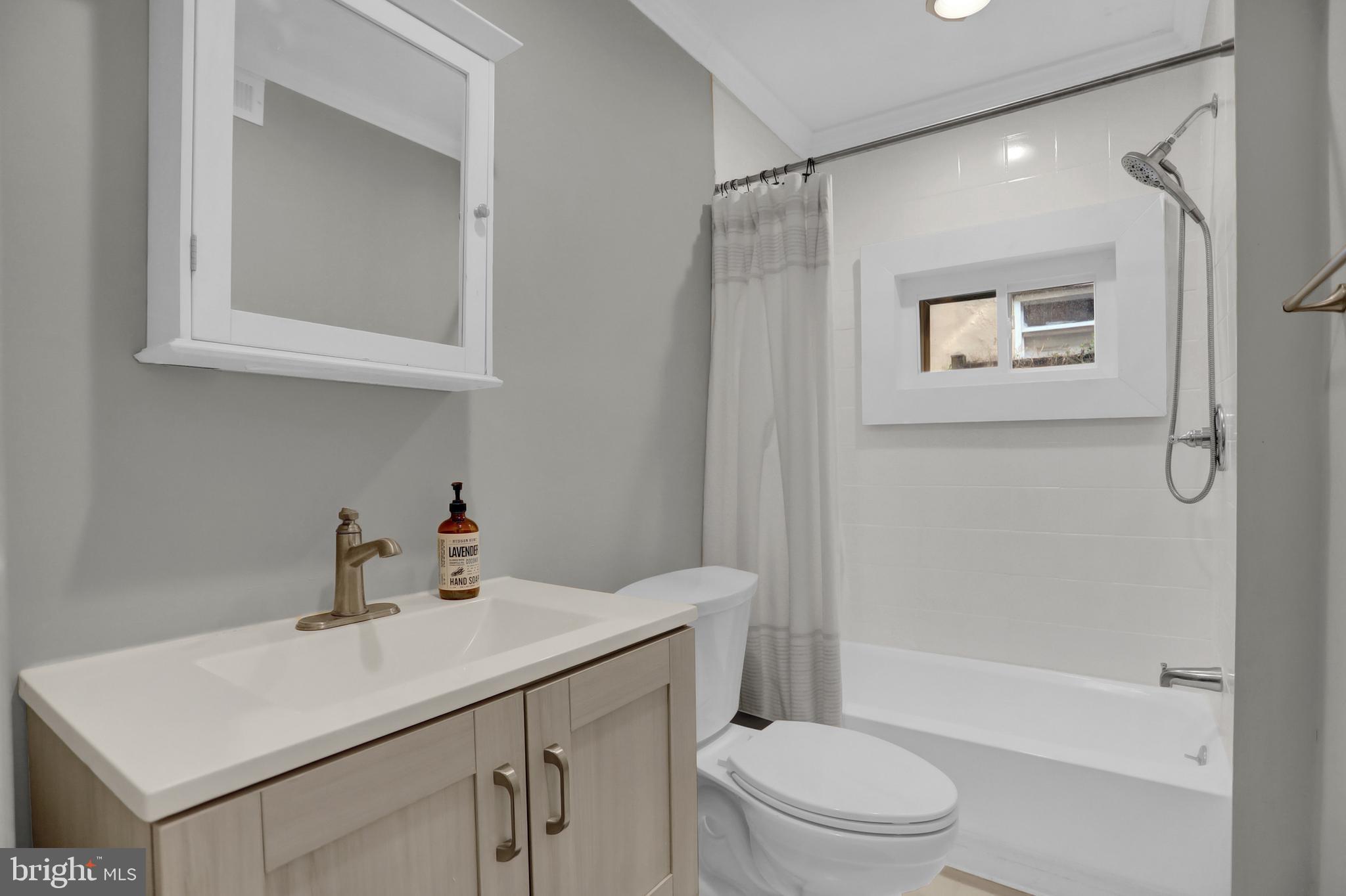 233 W LAFAYETTE AVENUE