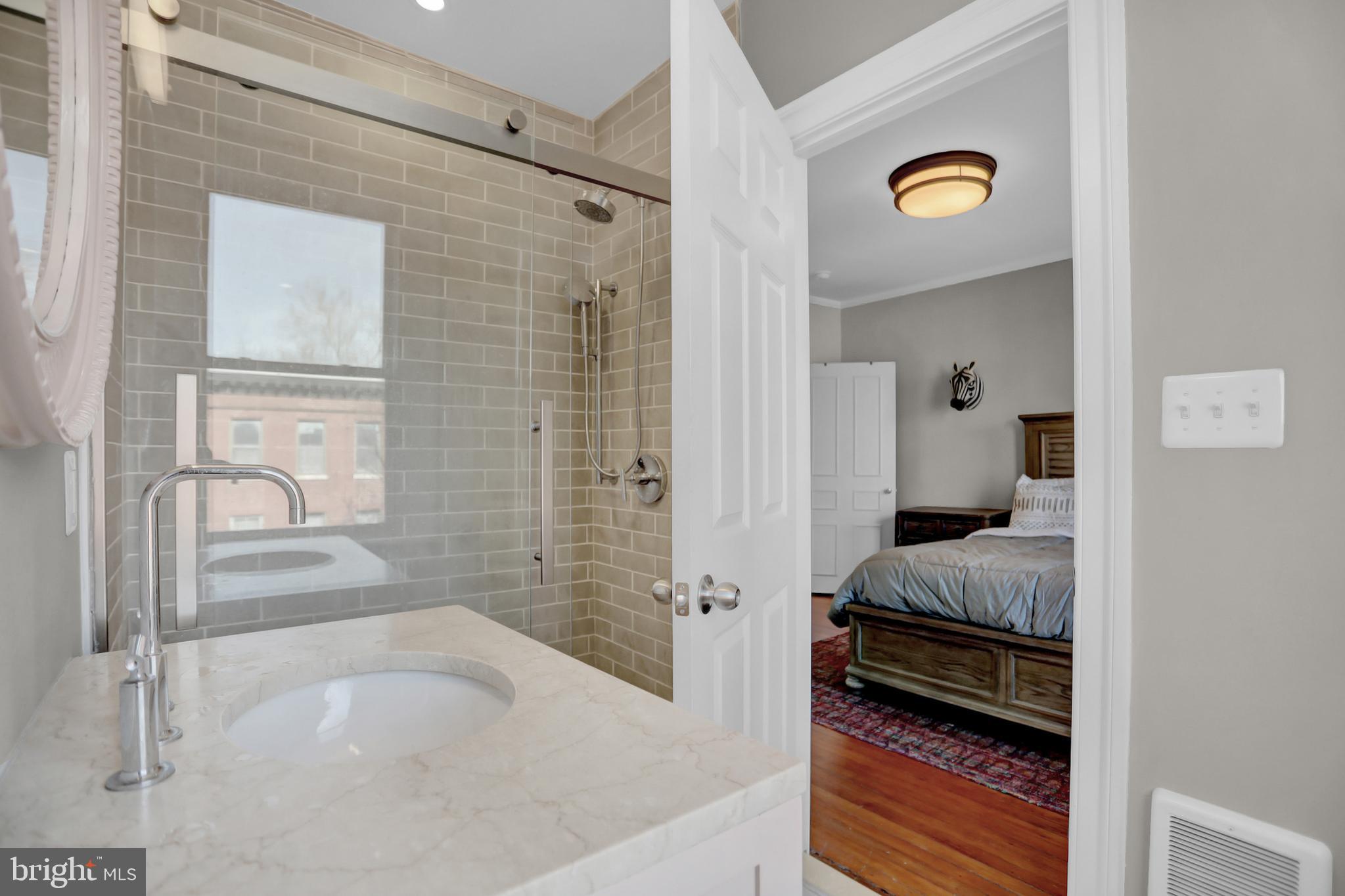 233 W LAFAYETTE AVENUE