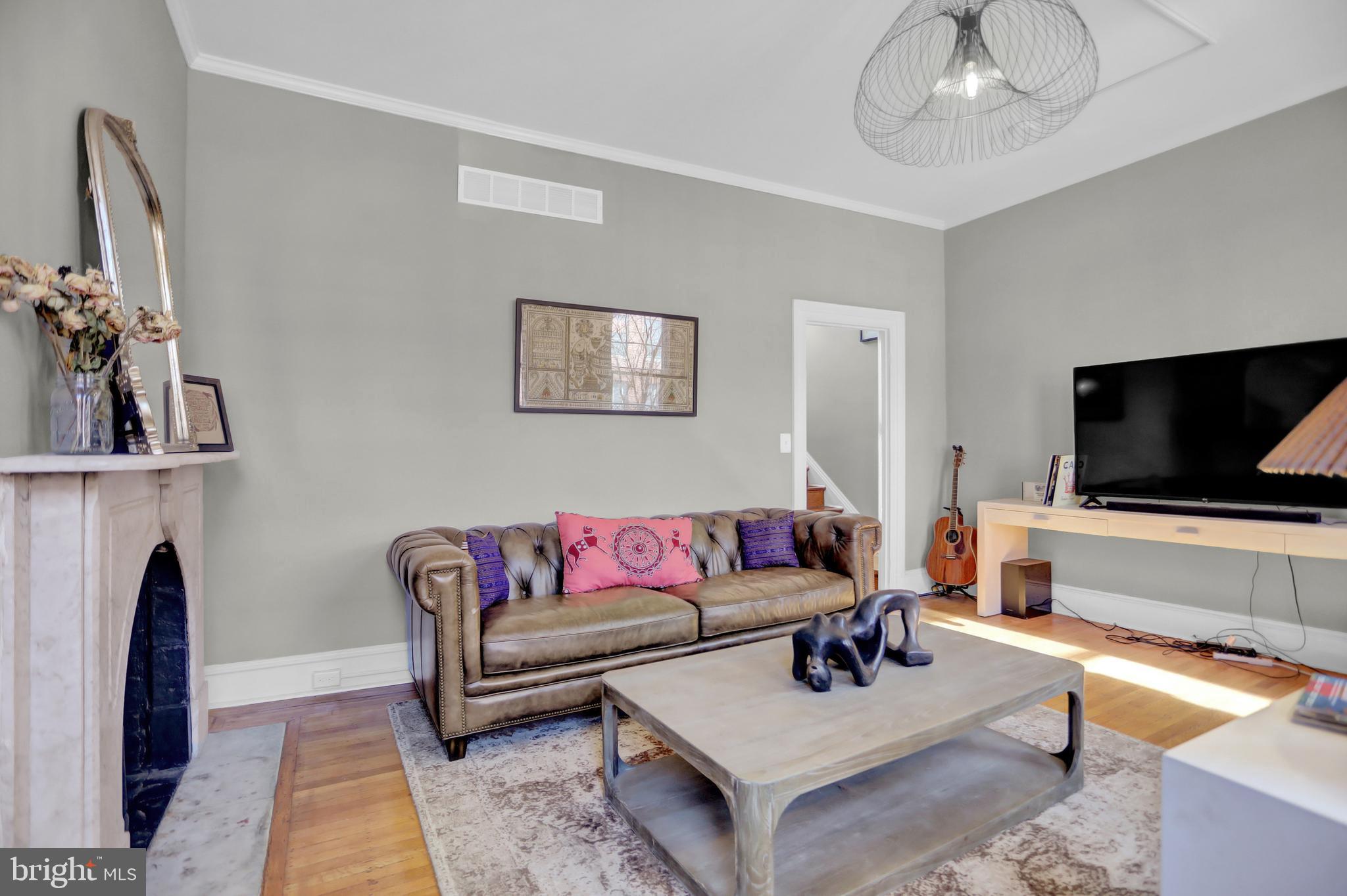 233 W LAFAYETTE AVENUE