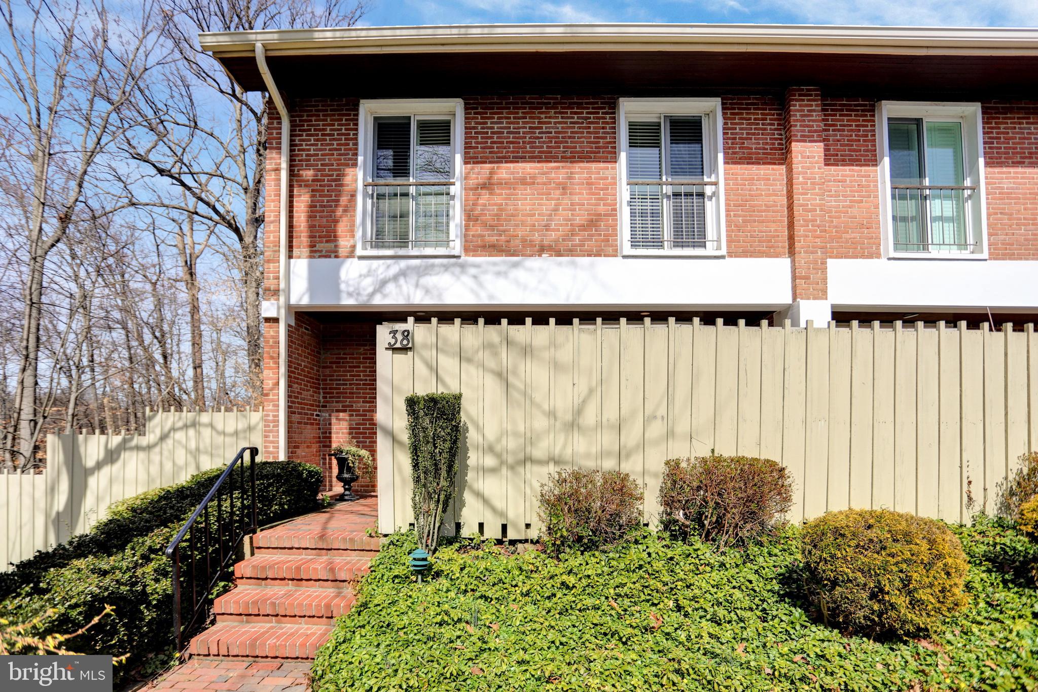 38 BOUTON GREEN COURT