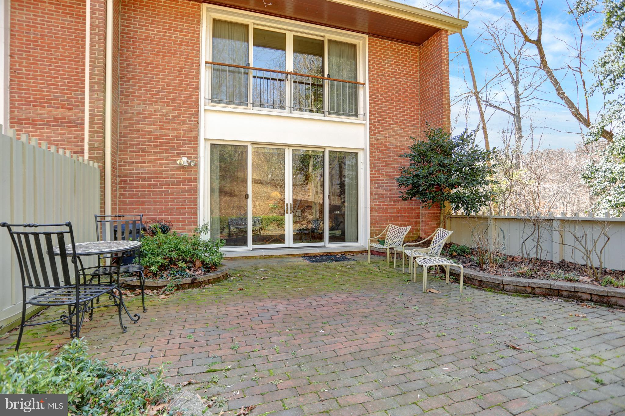 38 BOUTON GREEN COURT