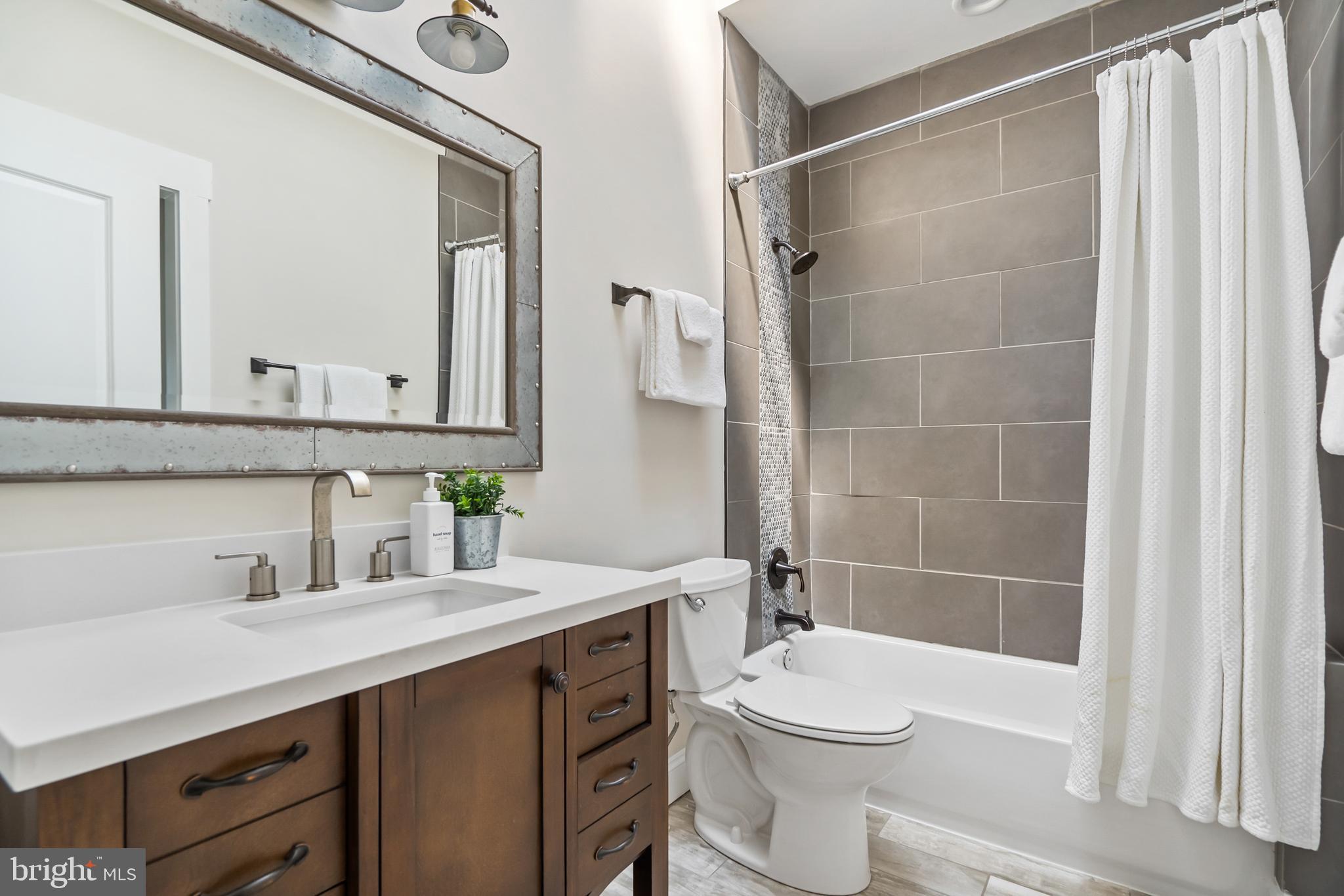 3802 GREENMOUNT AVENUE