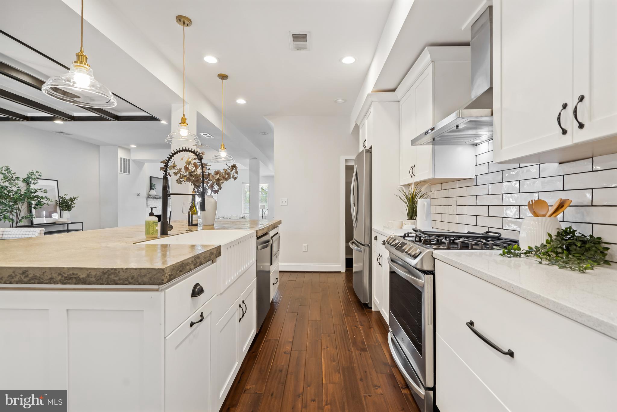 3802 GREENMOUNT AVENUE