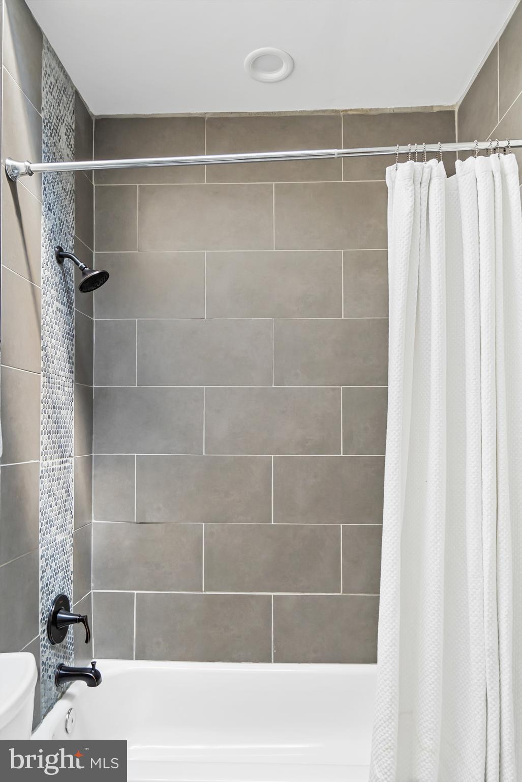 3802 GREENMOUNT AVENUE