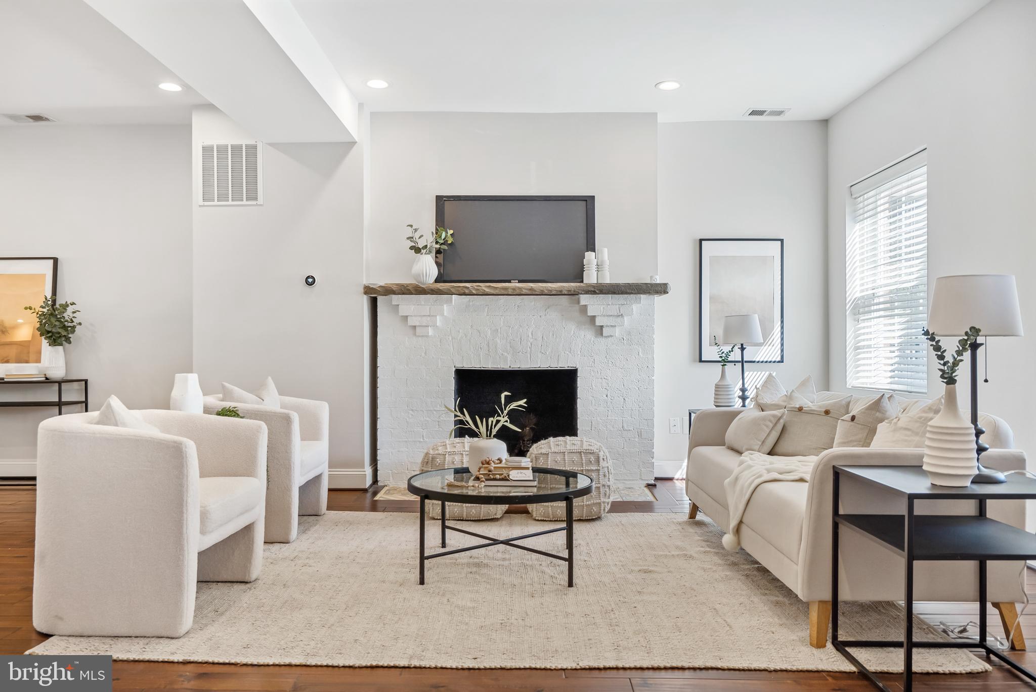 3802 GREENMOUNT AVENUE