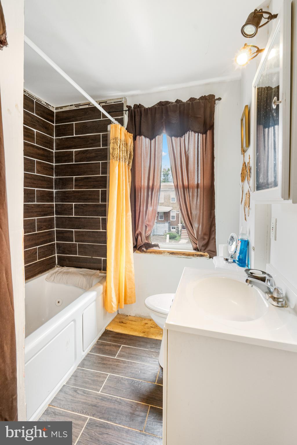 2409 KEYWORTH AVENUE