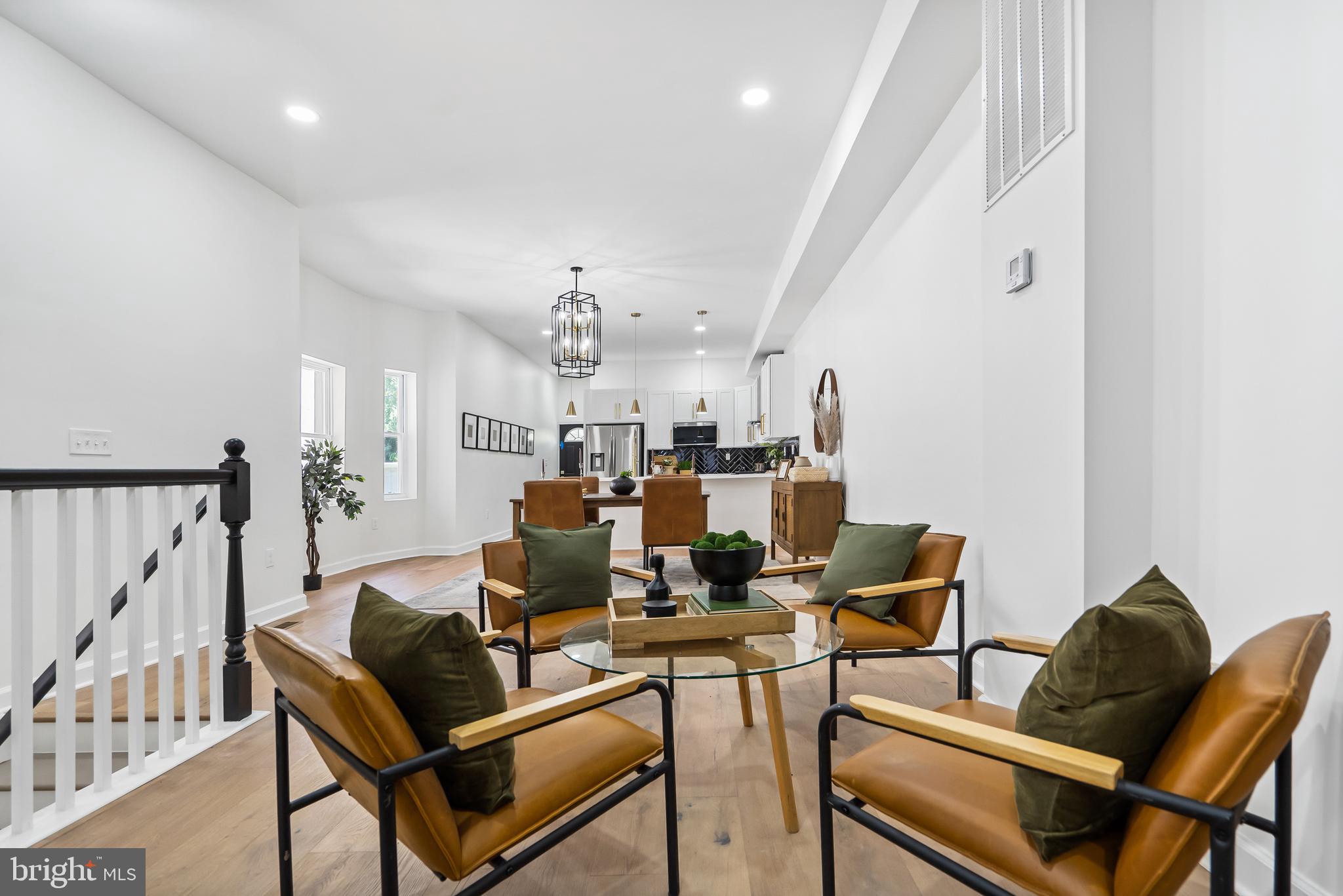 2245 LINDEN AVENUE