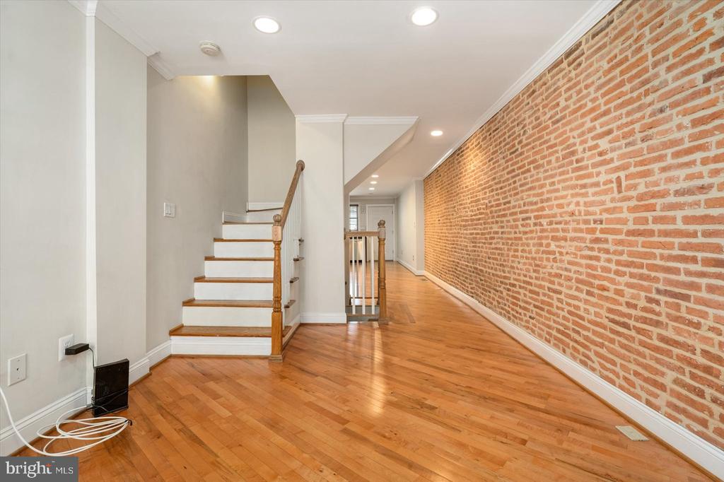 117 BRADFORD STREET N