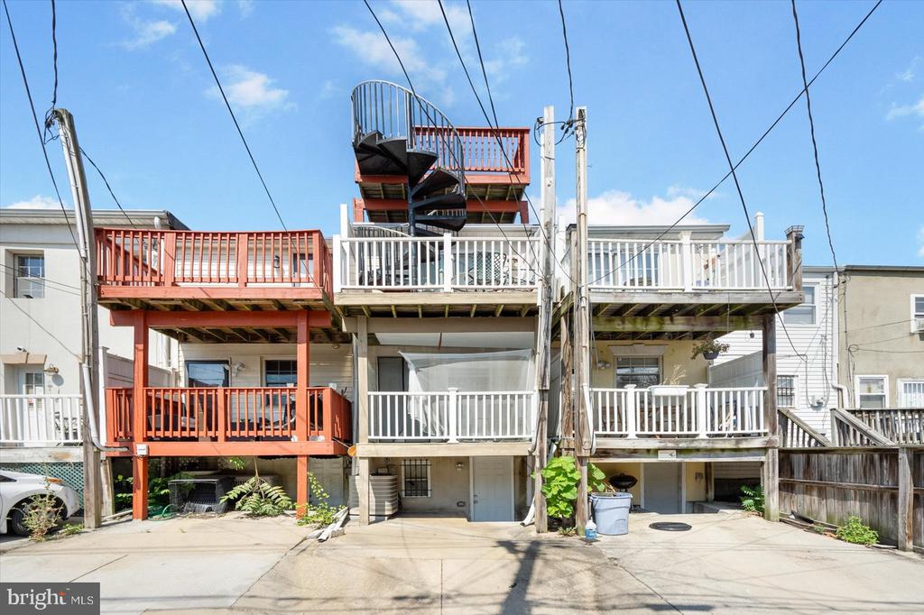 117 BRADFORD STREET N