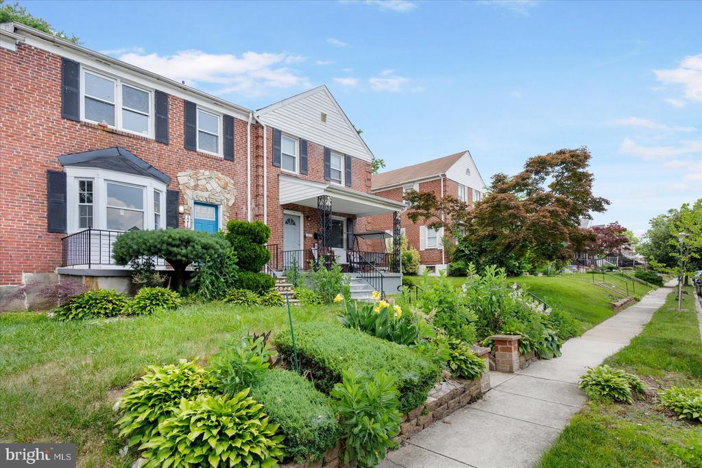 1214 GLENHAVEN ROAD