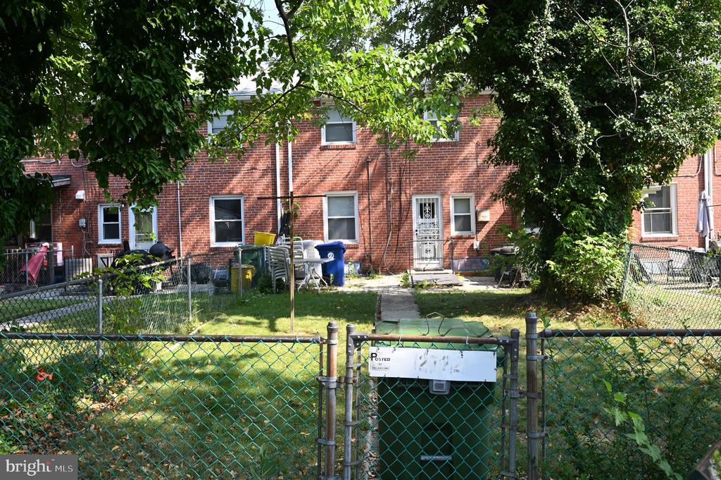 1347 WINSTON AVENUE