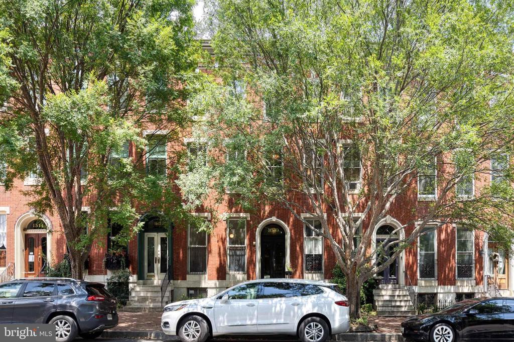 1510 HOLLINS STREET