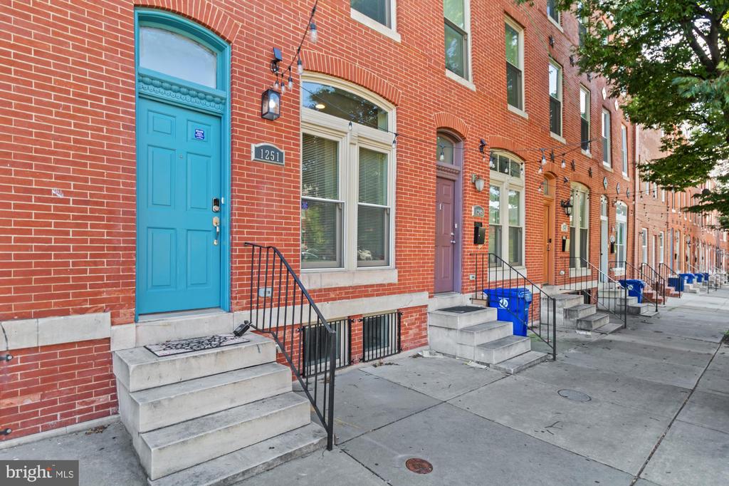 1251 N BROADWAY