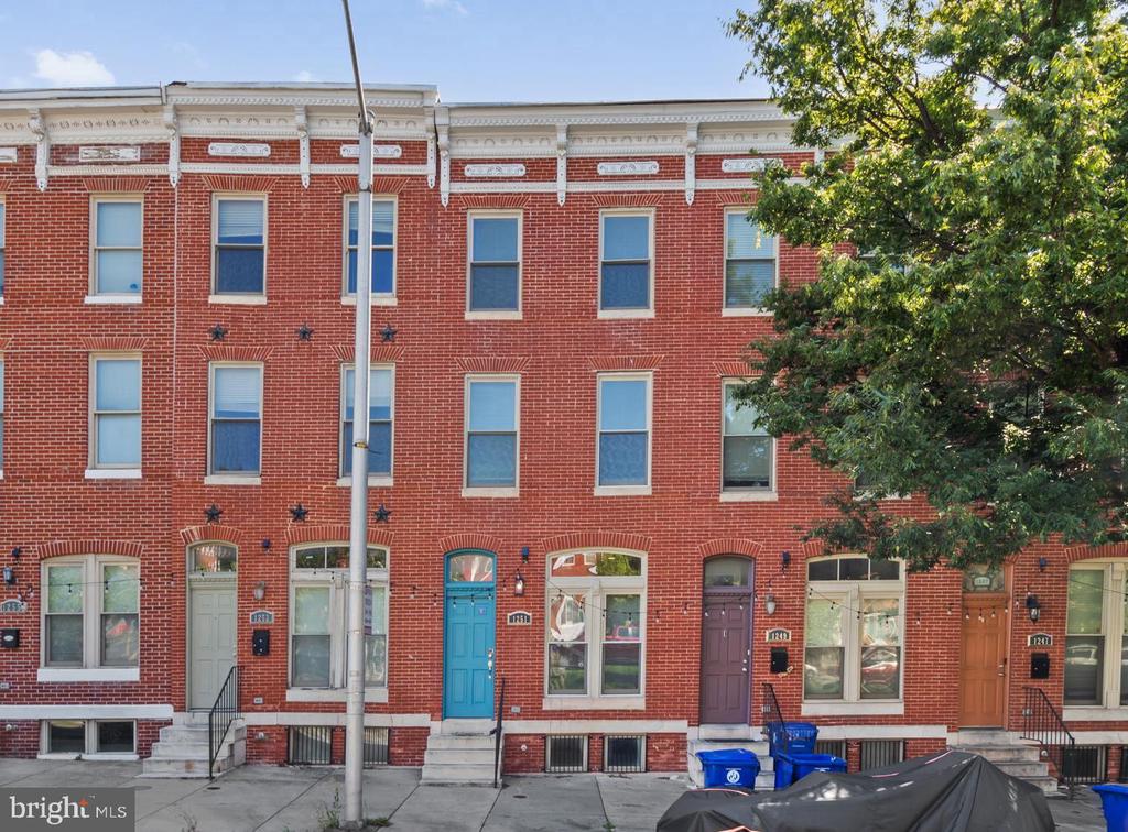 1251 N BROADWAY