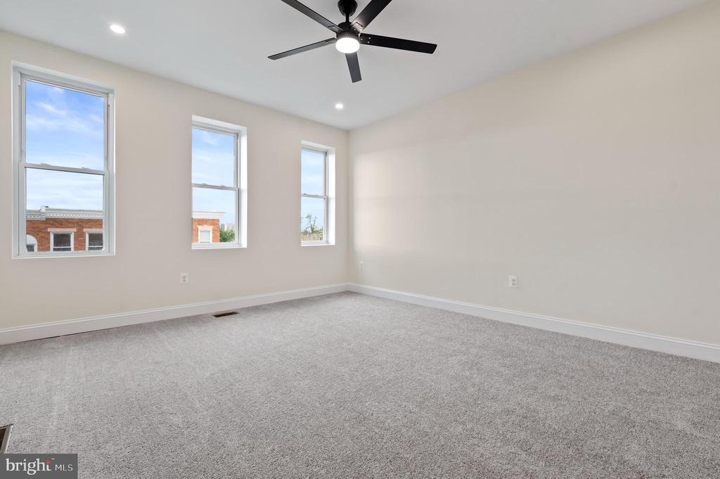702 E 21ST STREET