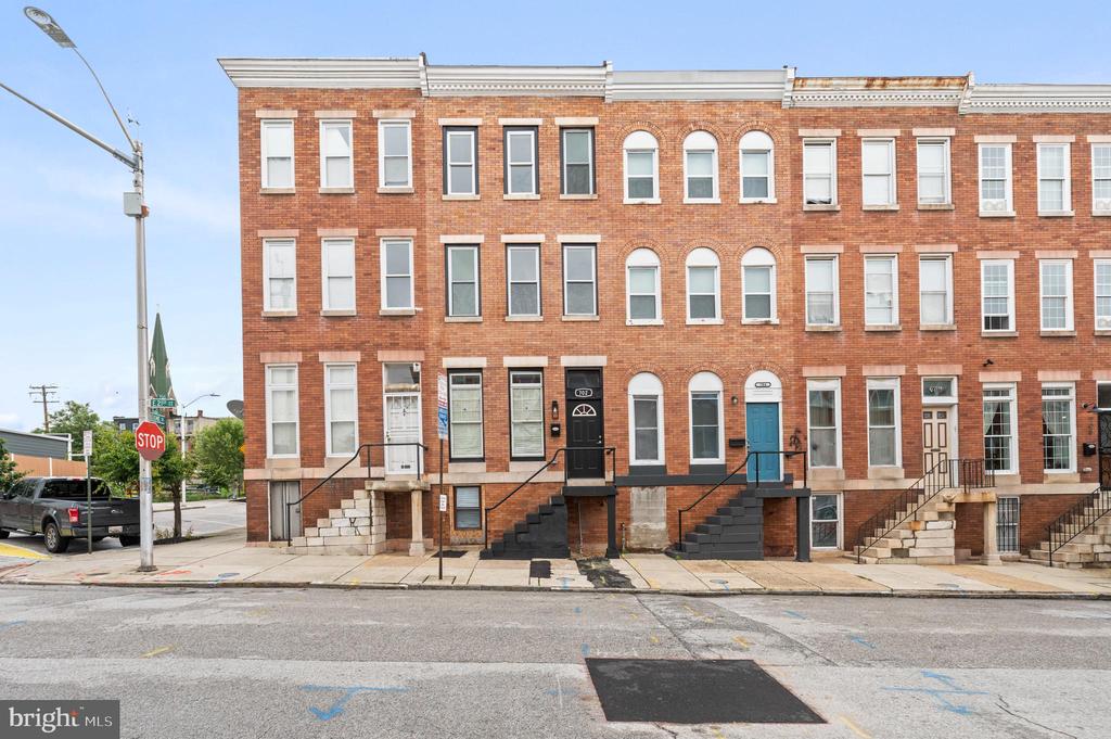702 E 21ST STREET
